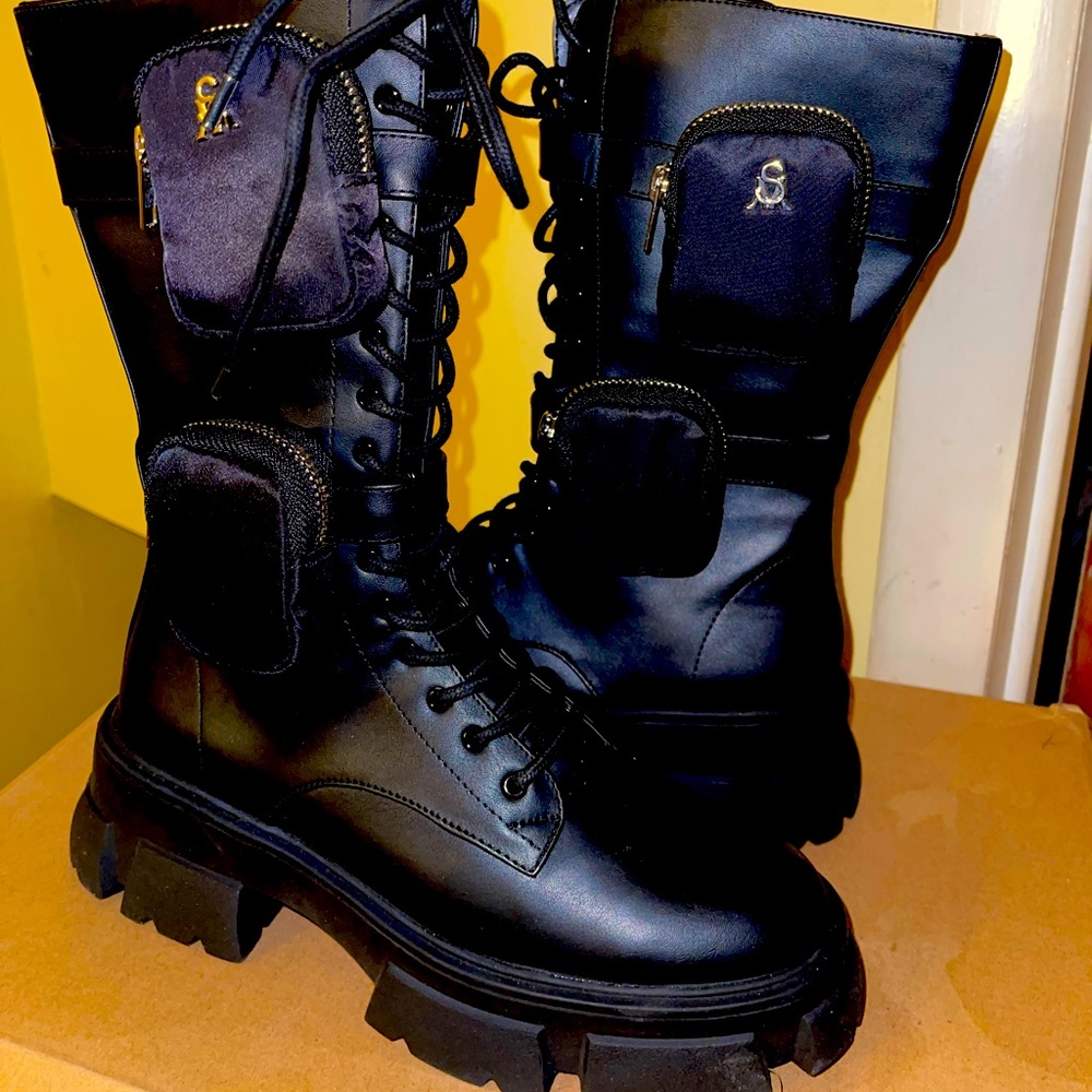 Steve Madden black boots
